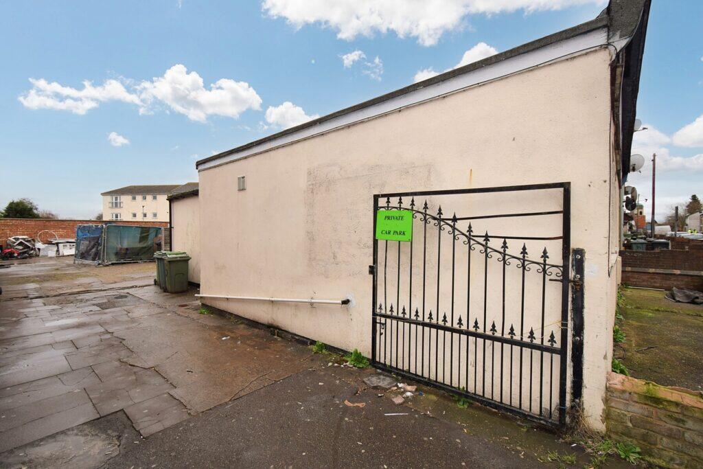 Alma Road - Entrance