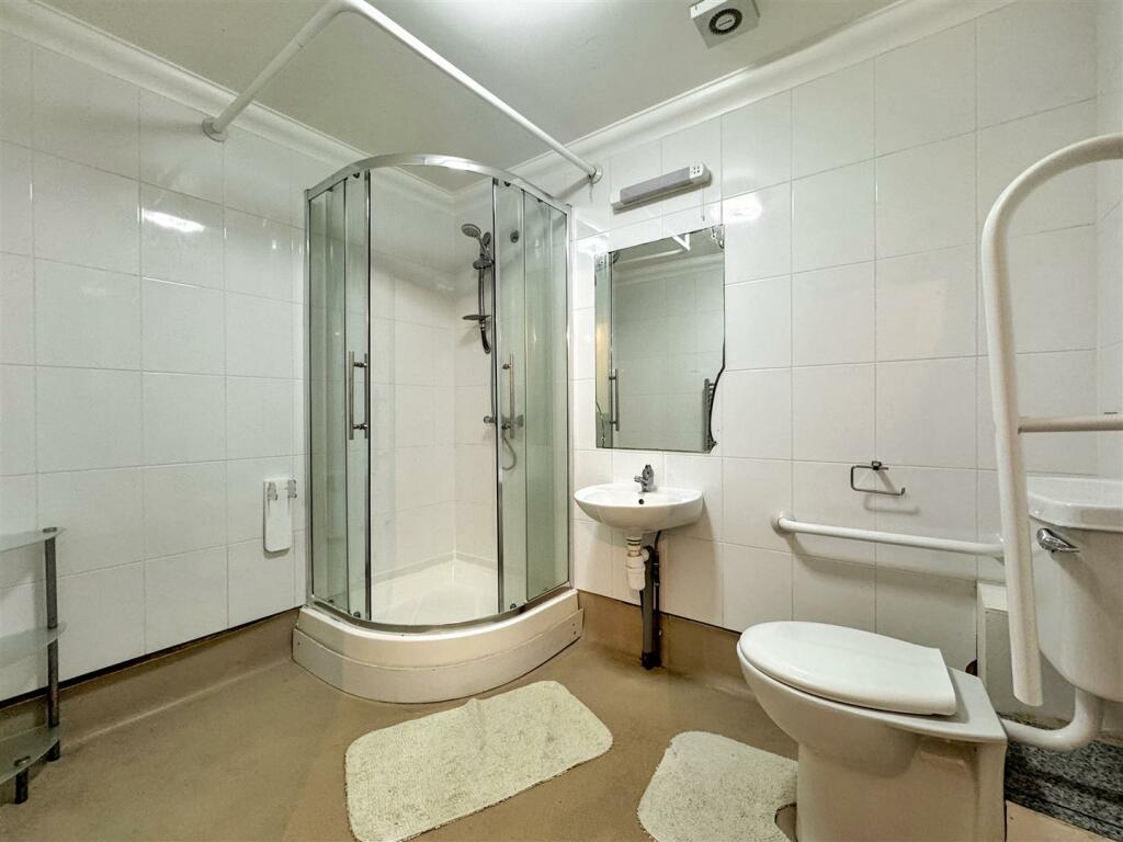 Shower Room.jpeg