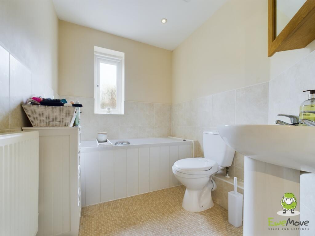 CAM03778G0-PR0073-STILL014