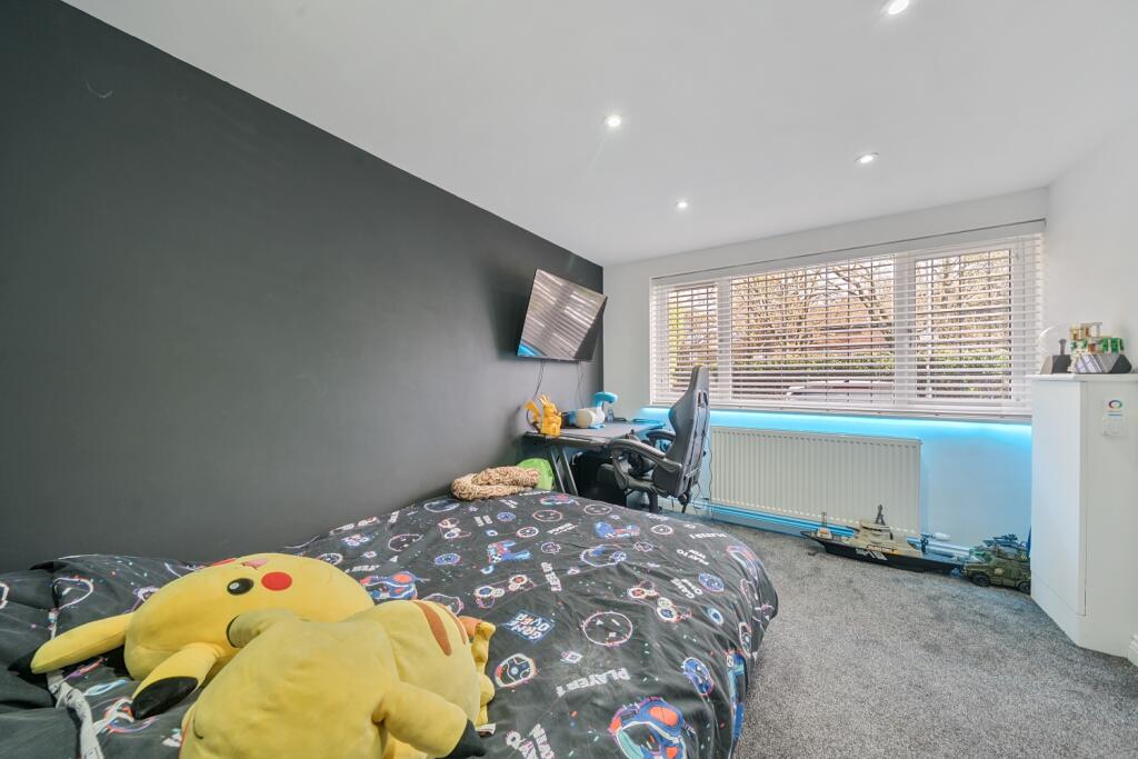 1385344-11-692985950b17b-ARW-1