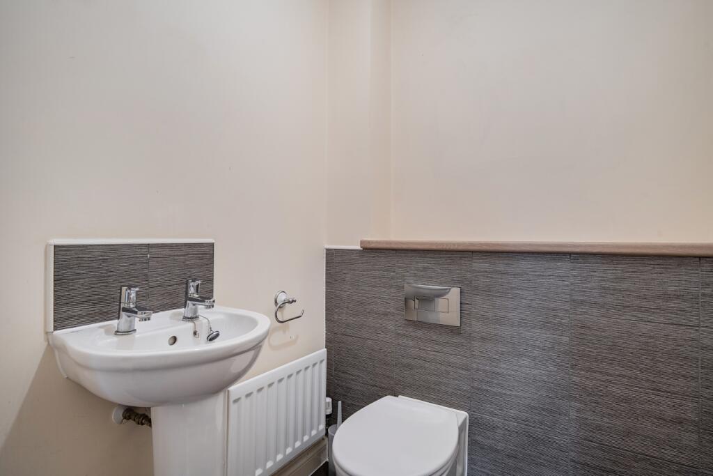 1360832-15-68f634836d264