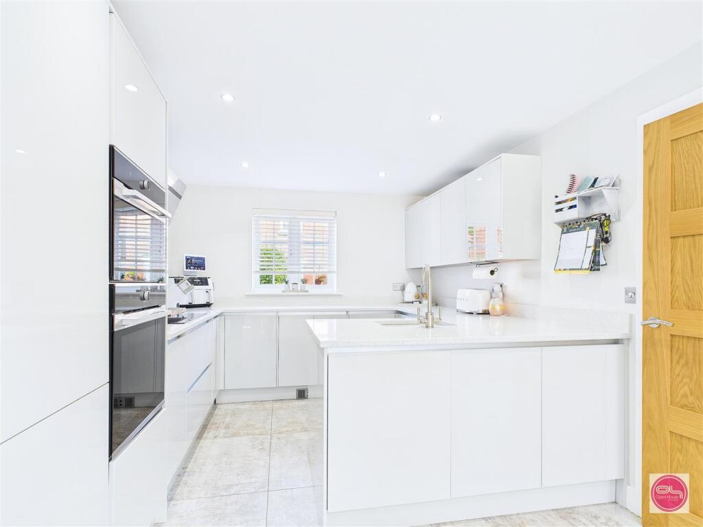 Cranfield Avenue, Church Gresley (6).jpg