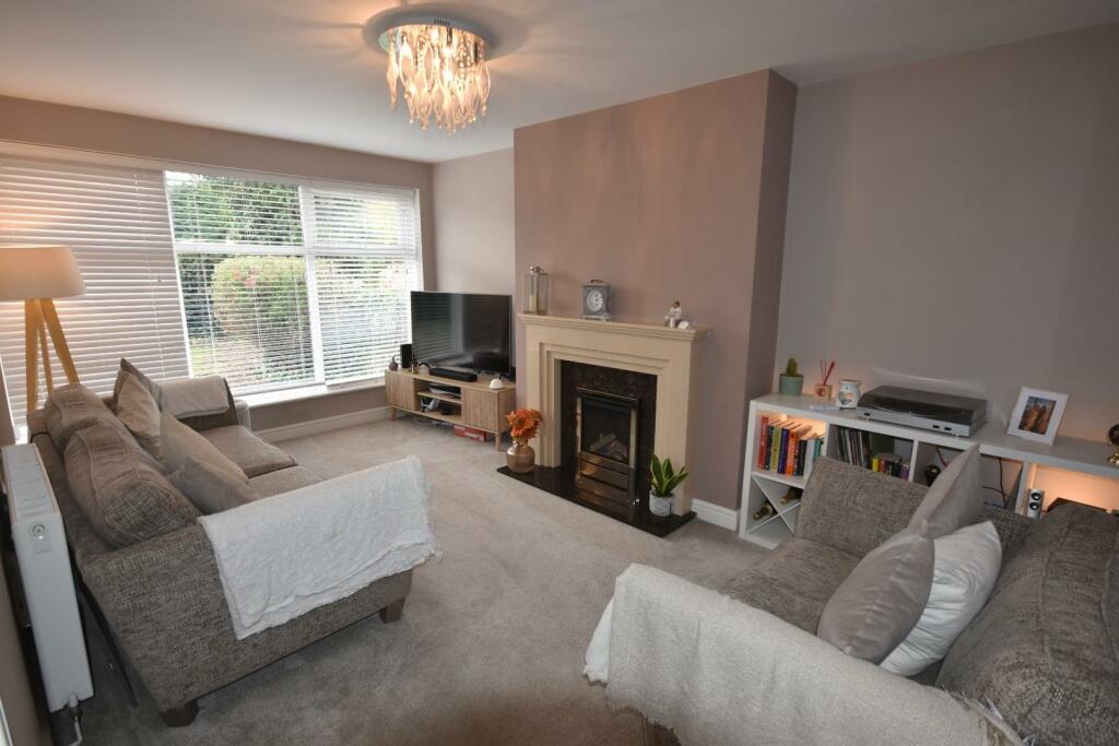 FAMILY LOUNGE