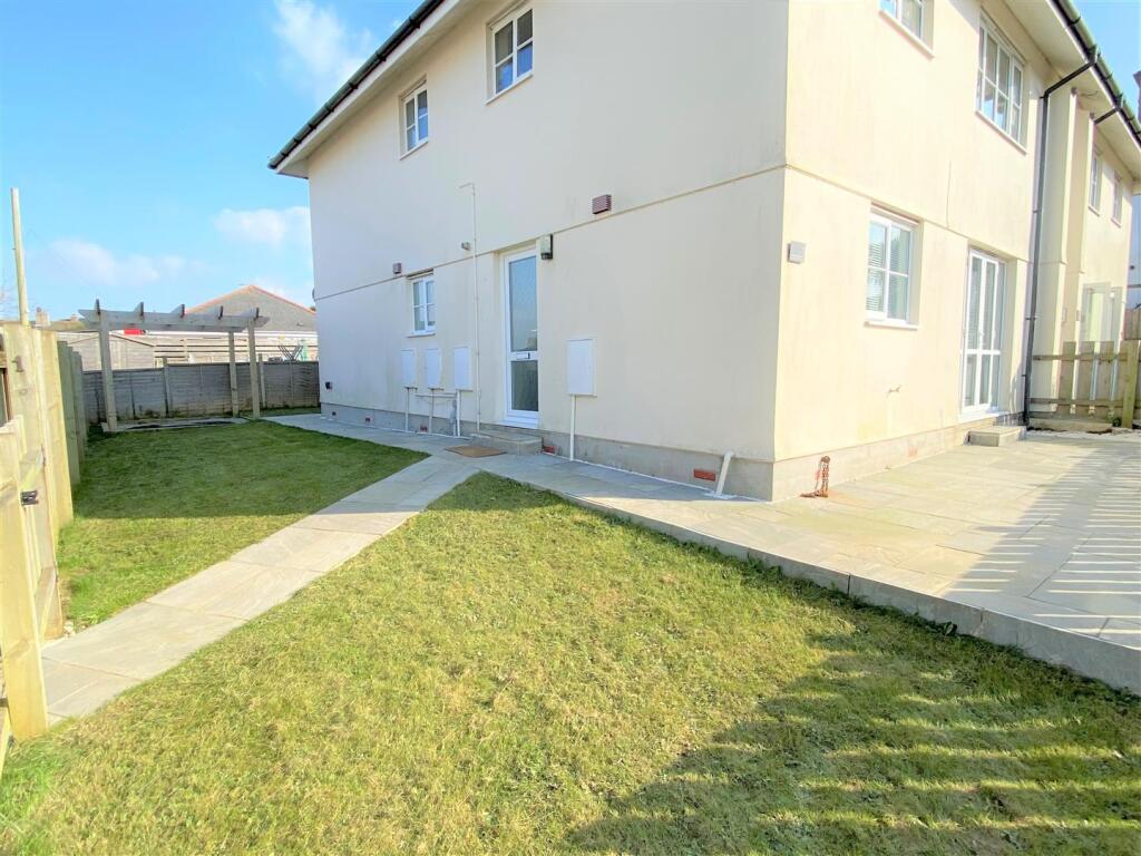 1 Alfred House Garden