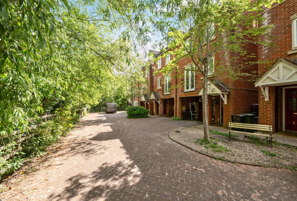 1299750-18-68304a...