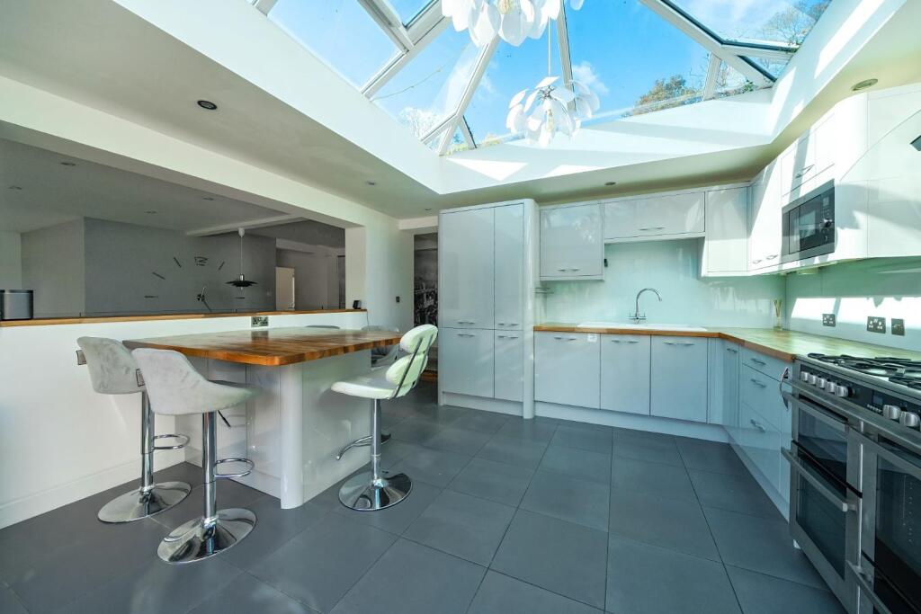 Kitchen Breakfast Room II.jpg