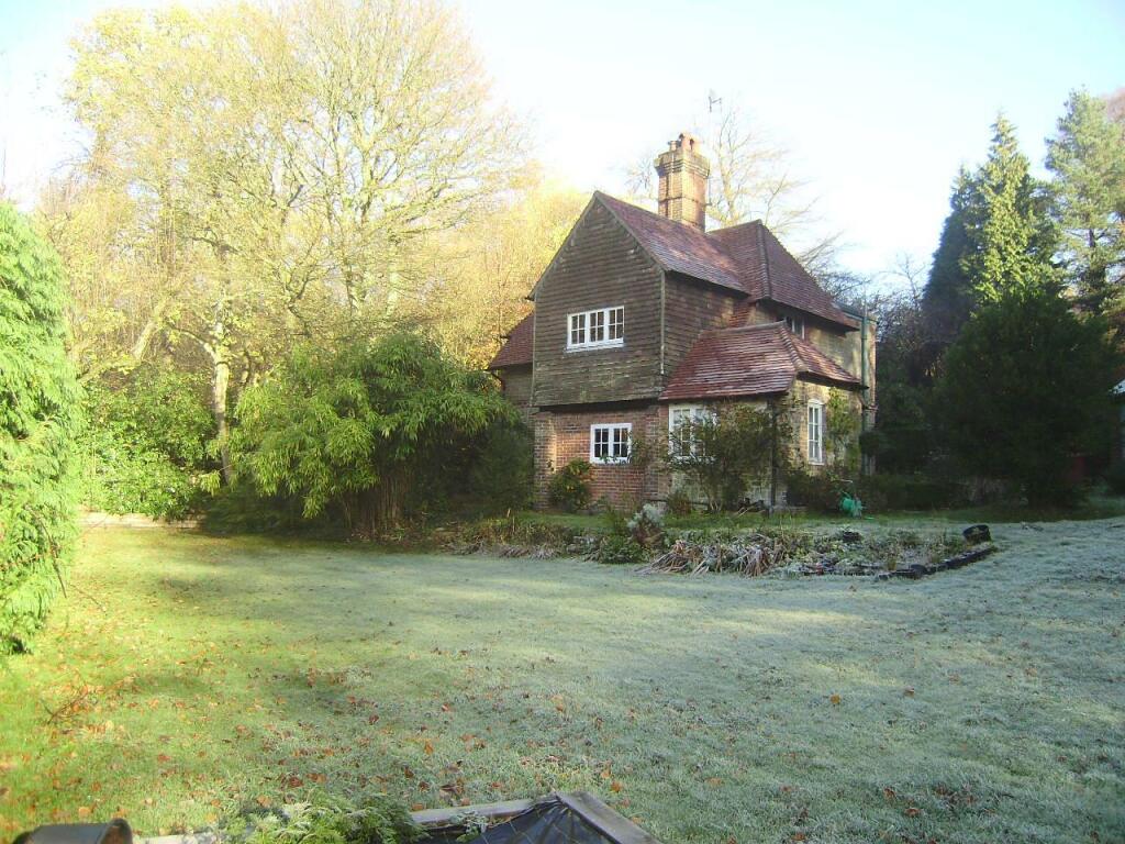 Angell's Stone Cottage frosty.jpg