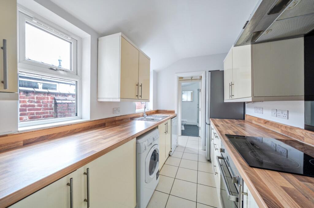 1369056-15-68ece4f650661