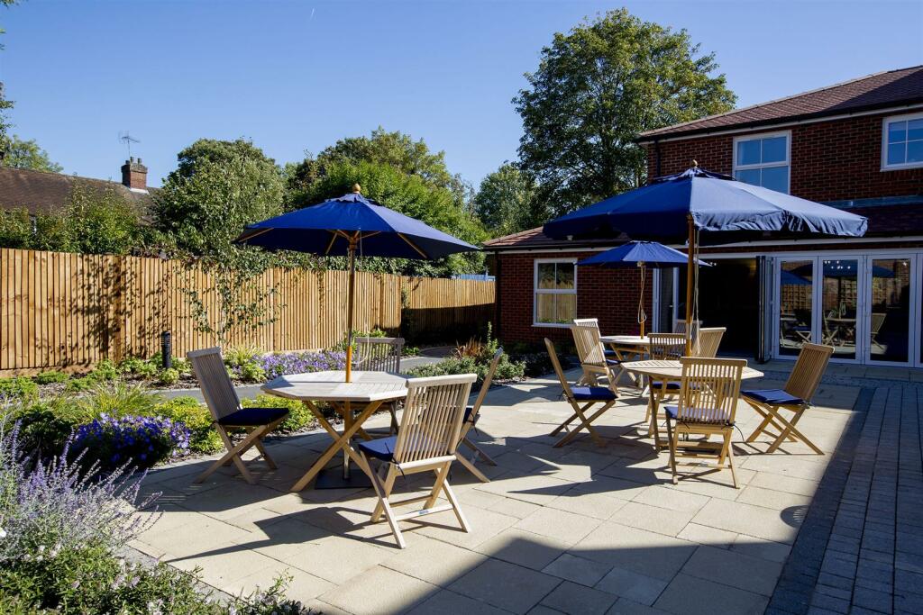 Owners Patio Area.JPG