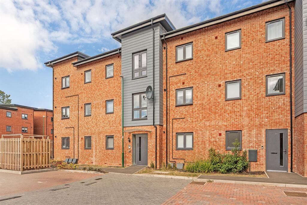 69 Newman Square_10.jpg