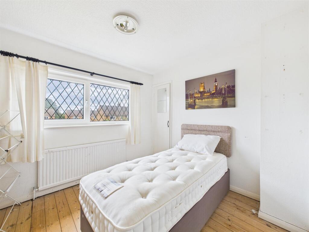 Bedroom: