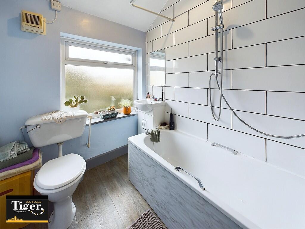 CAM02176G0-PR0469...