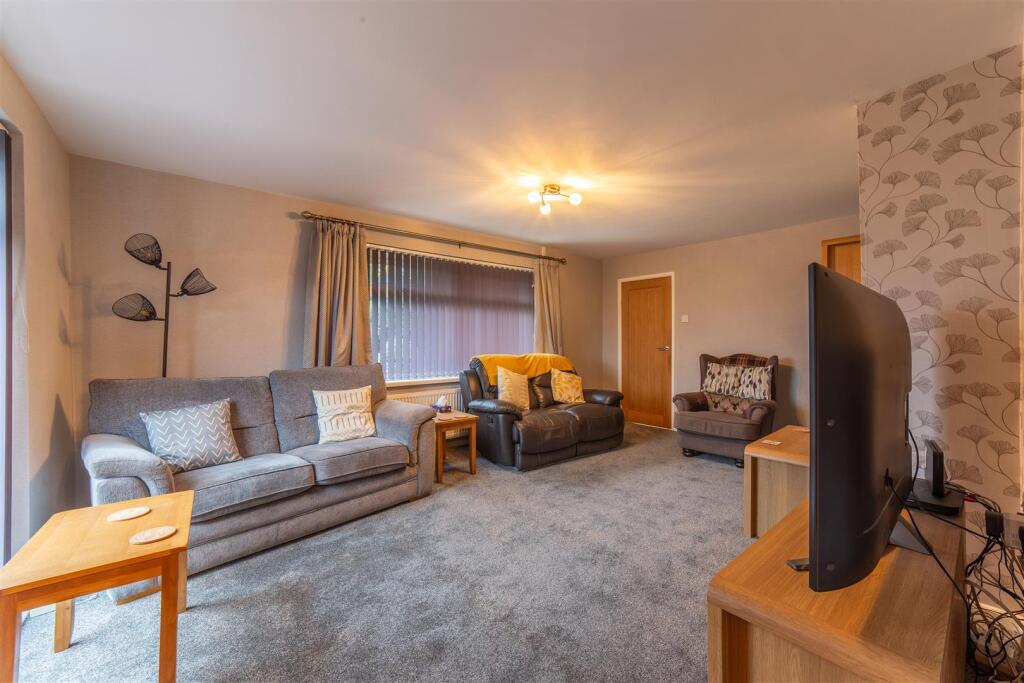 136 Edlogan Way-35.jpg