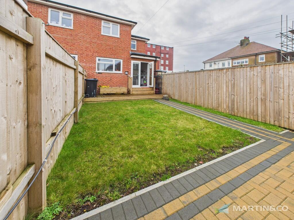 CAM02318G0-PR0553...