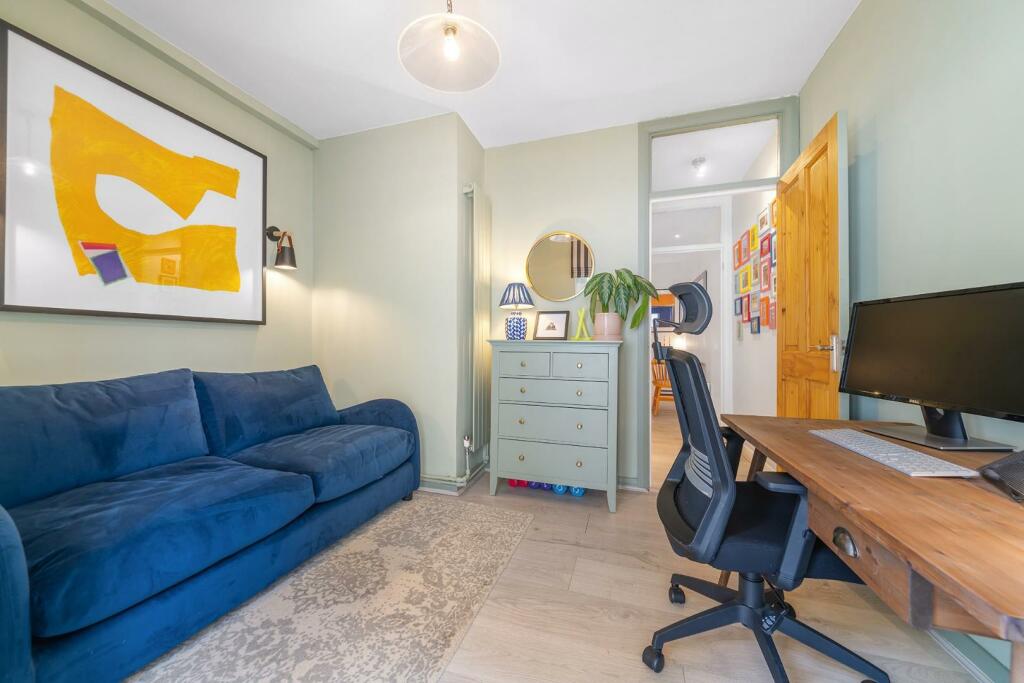 Bedroom 2 (2).jpg