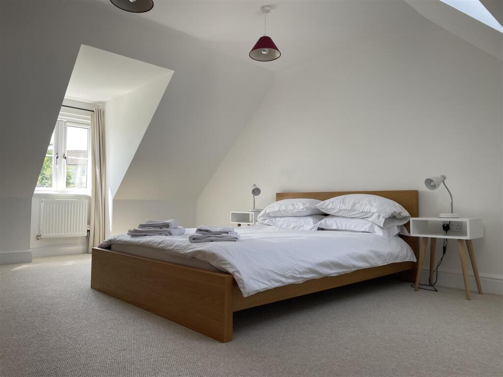 Second floor large bedroom.jpeg