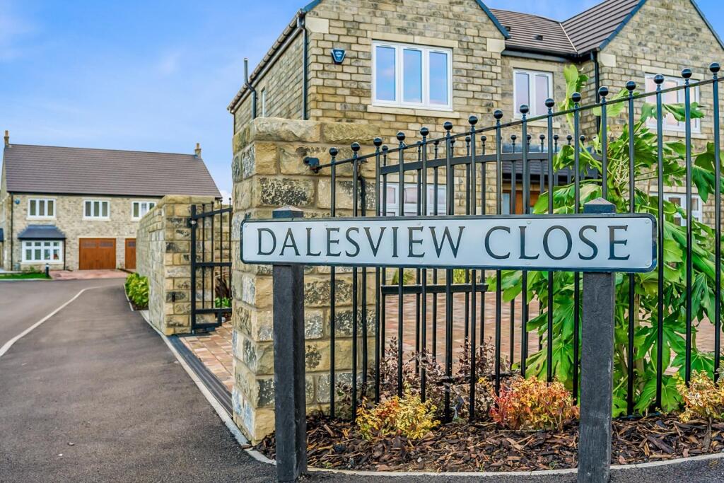 DALESVIEW CLOSE SIGN.jpg