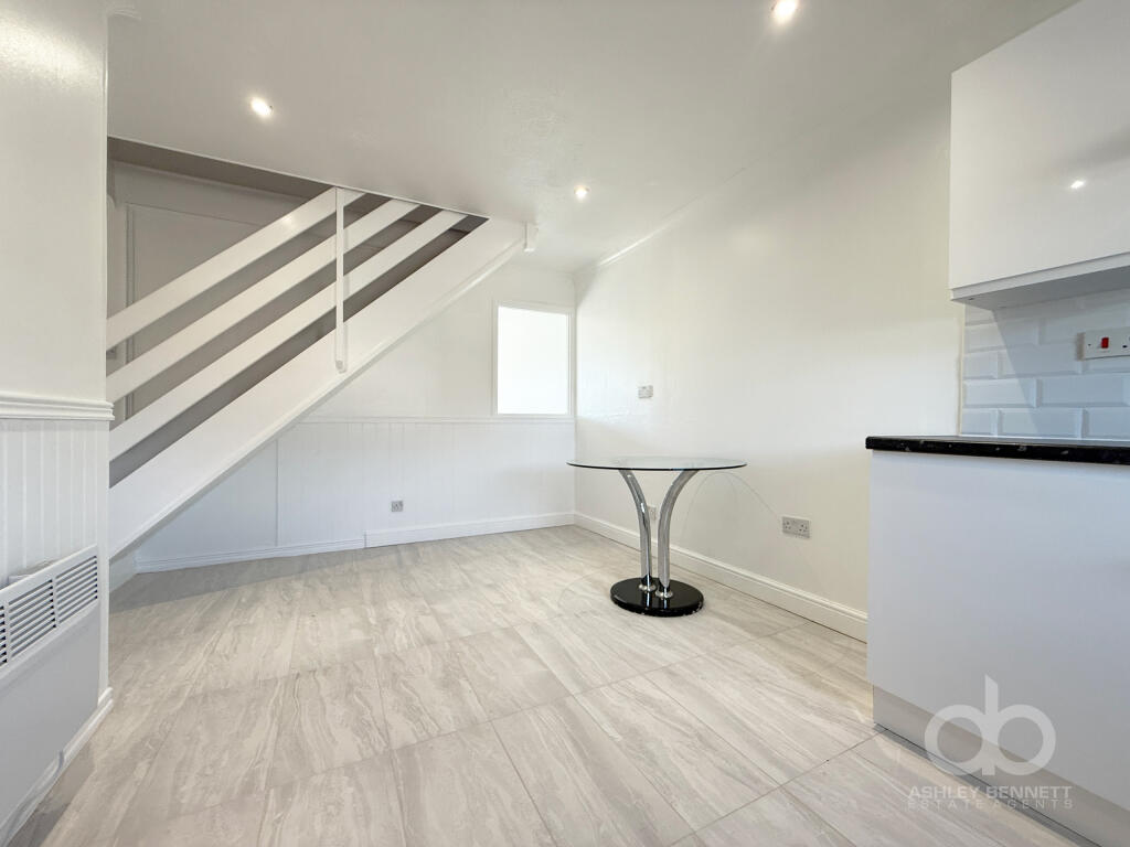Water Lane, Purfleet, RM19