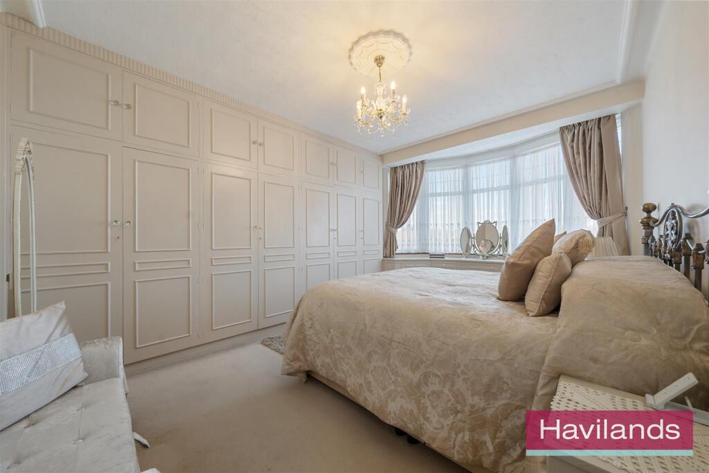 Winchmore Hill Road-6.jpg