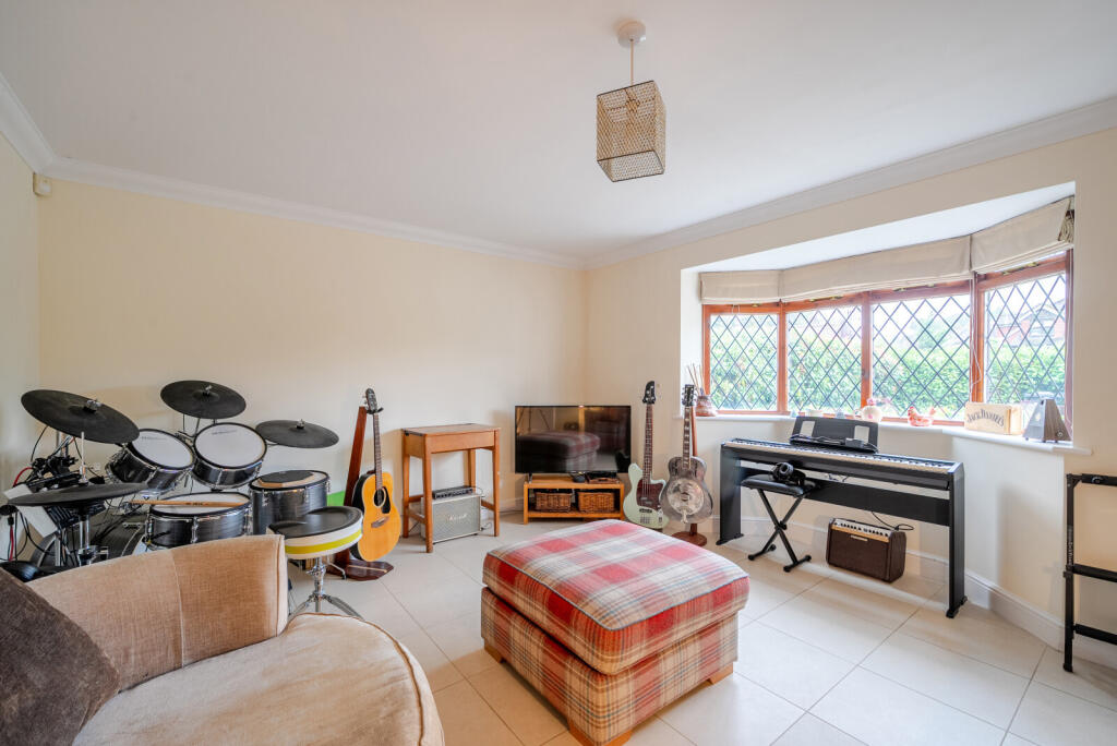 1372612-17-6901f8...