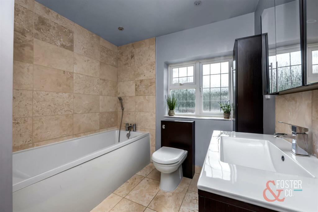 Woodland Drive 148-007.jpg