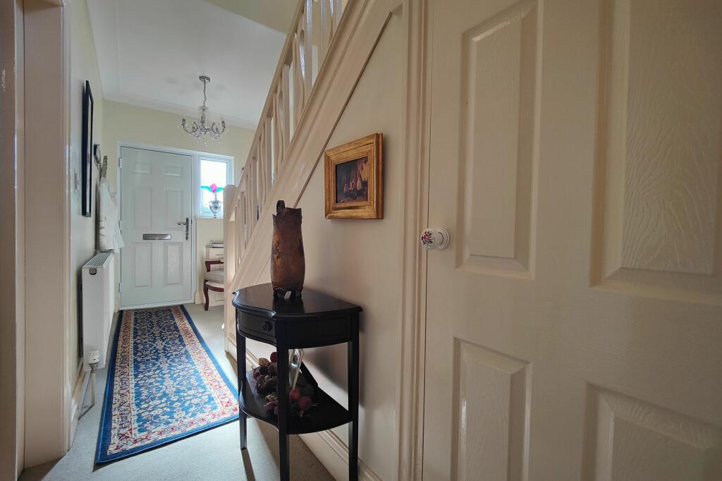 Under Stair Cloakroom/ WC