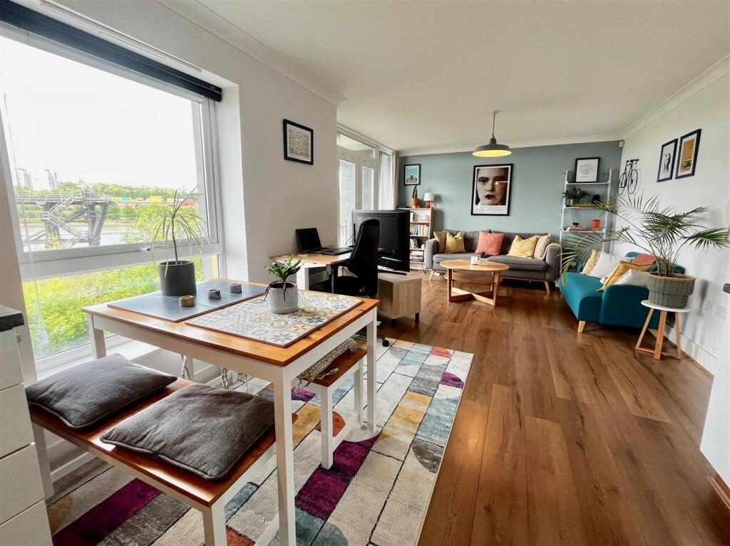 LOUNGE/KITCHEN/DINER