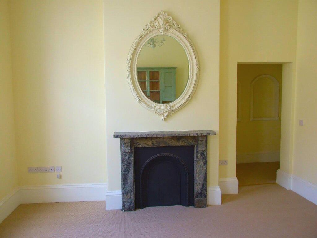 27A Yorkersgate Dining Room a.jpg