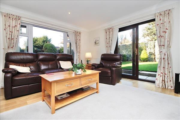 Lounge / Dining Room