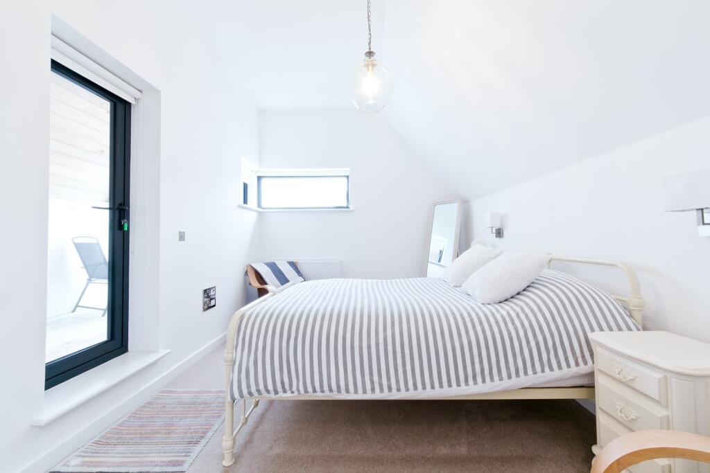 Principal bedroom
