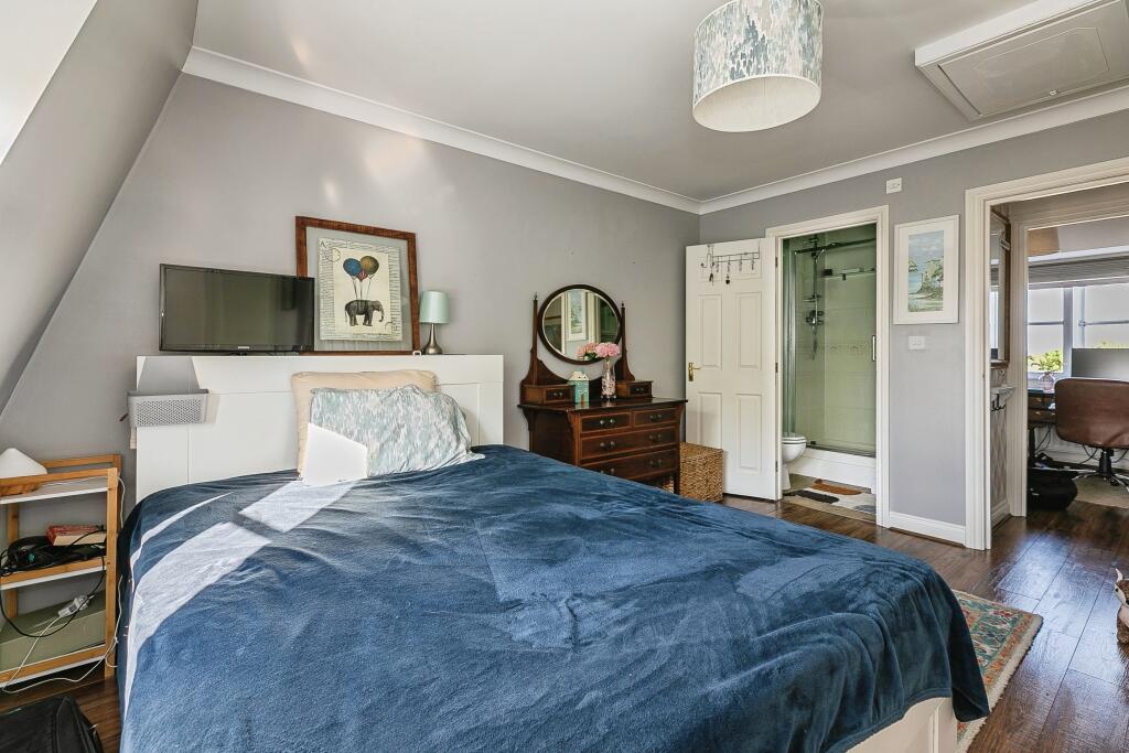 Master Bedroom with En-Suite