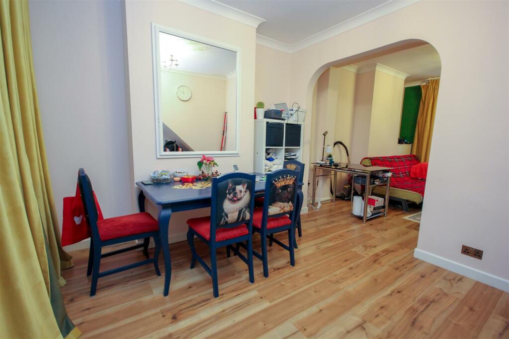 Dining room.jpg