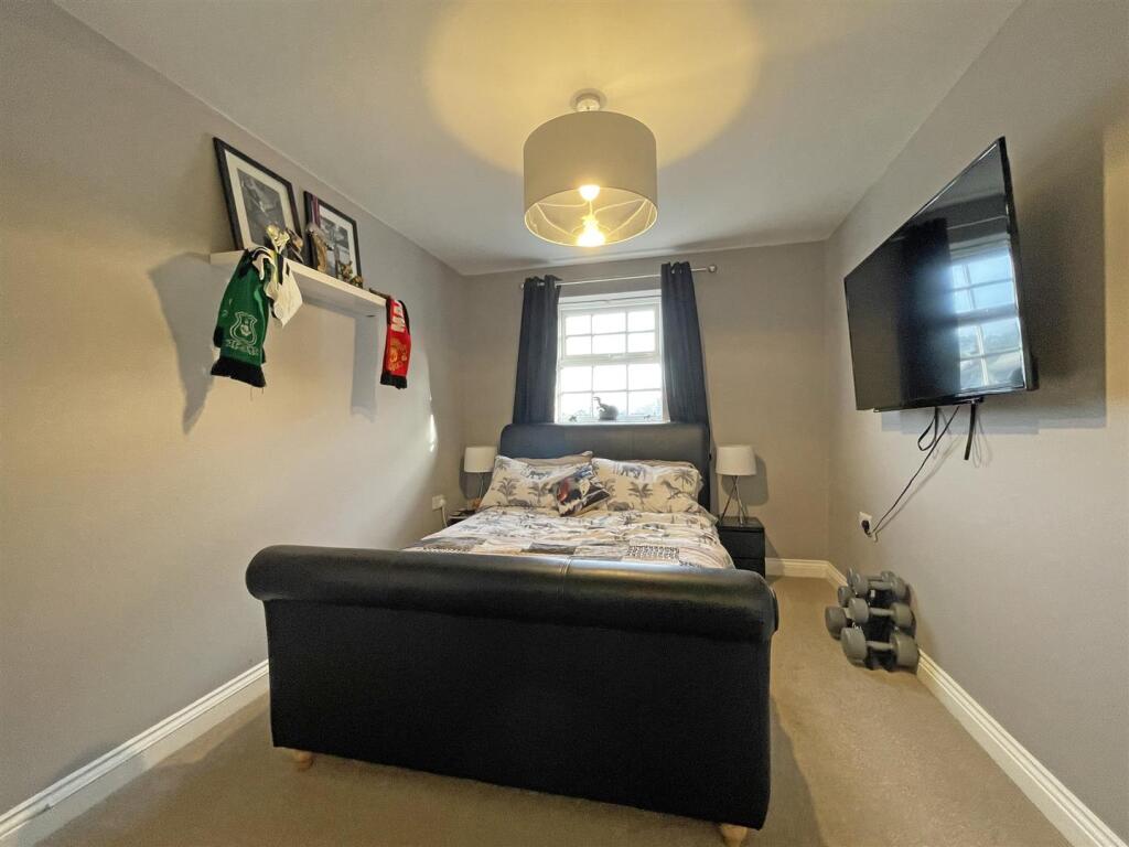 Temeraire Road 85 bed 3 for inside.jpg