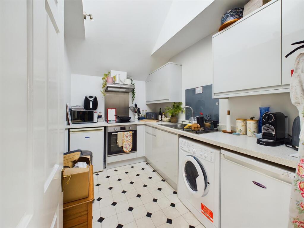 7 - Block of 4 Flats.jpg