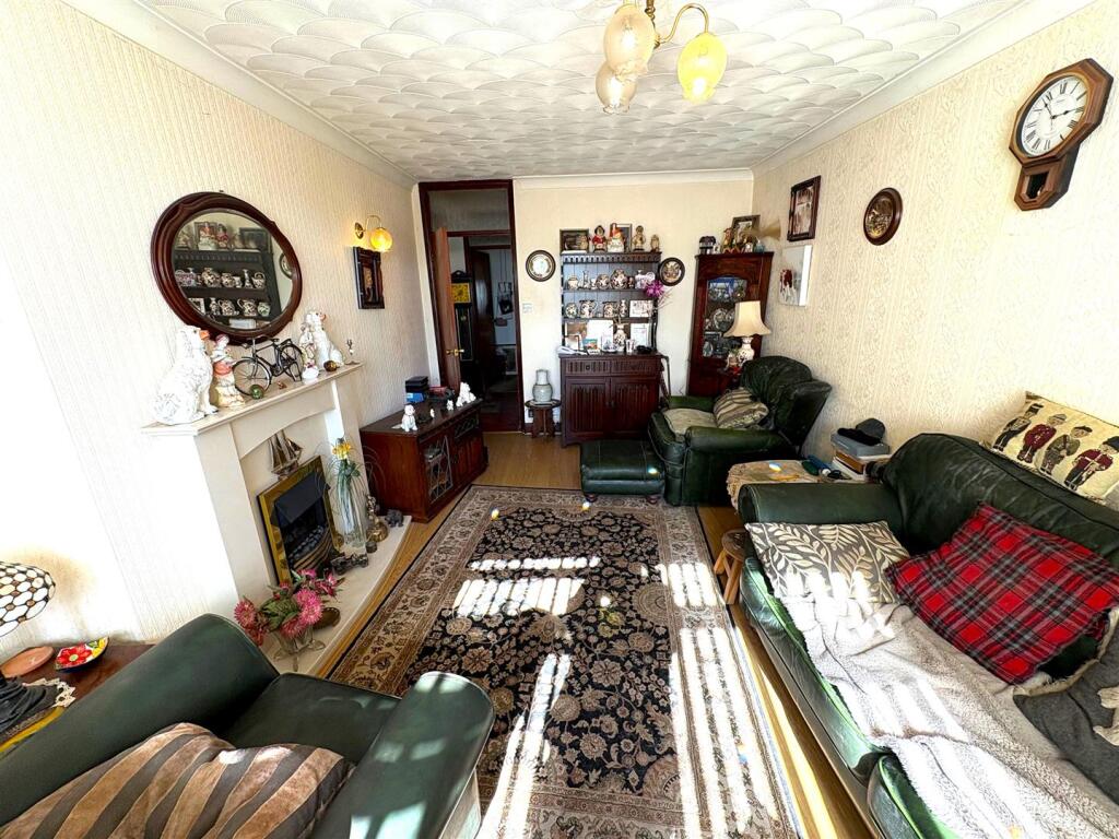 Lounge b.jpg