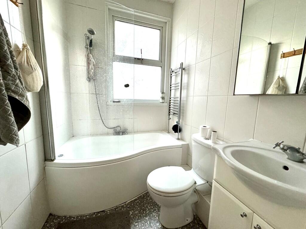 49a Woodgrange Dr...