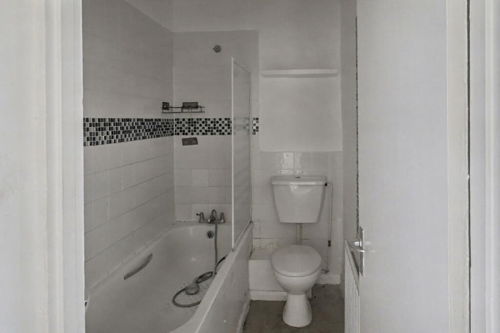 Flat 3, 59 Strathblaine Road, Battersea, London, SW11 1RG