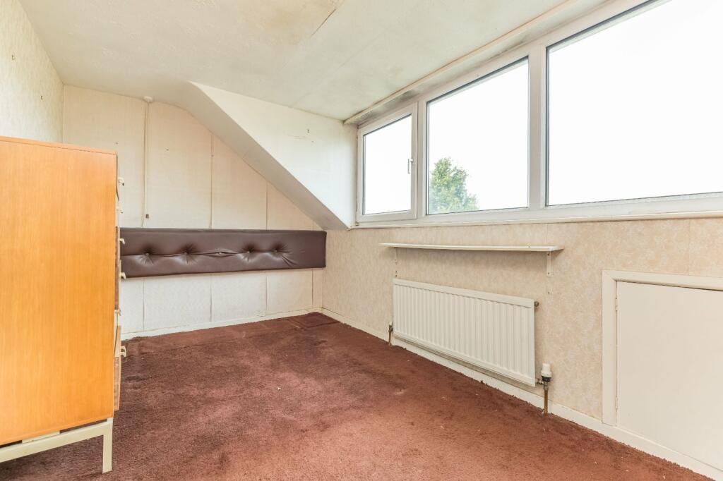 Bedroom 3 / Sitting