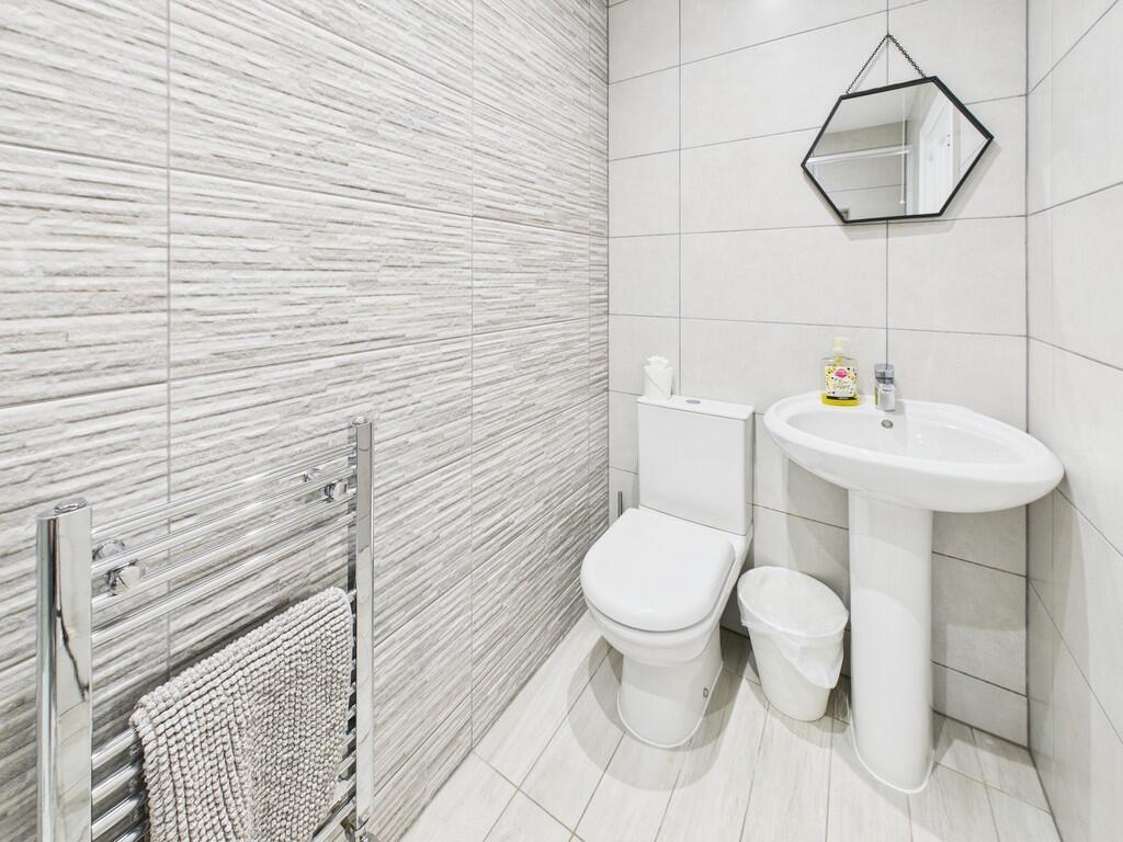 CAM03974G0-PR0120...