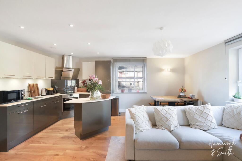 Open Plan Kitchen / Living / Diner