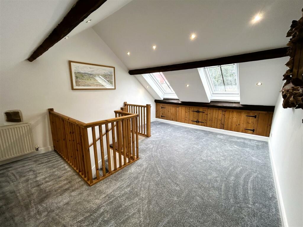 attic bed 1.JPG