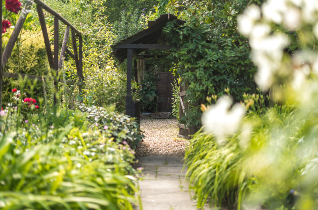 1315072-29-685af2...