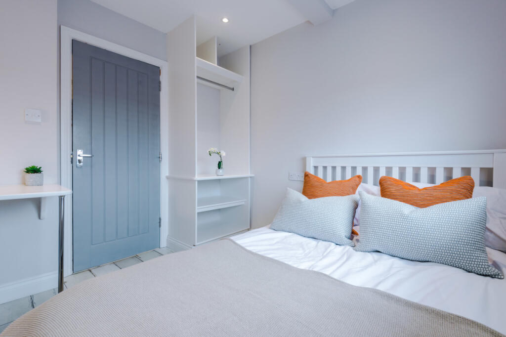 67 Woodcroft Road Bedroom 19