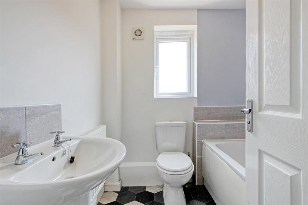 FAMIY BATHROOM