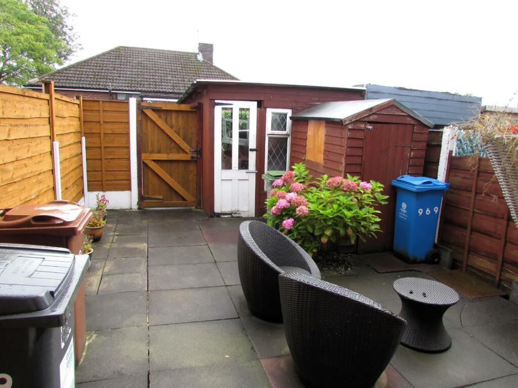 AshtonRd969gdn1.JPG