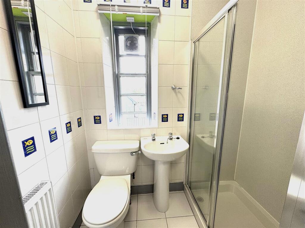 shower room (between beds 4 &amp; 5).jpeg