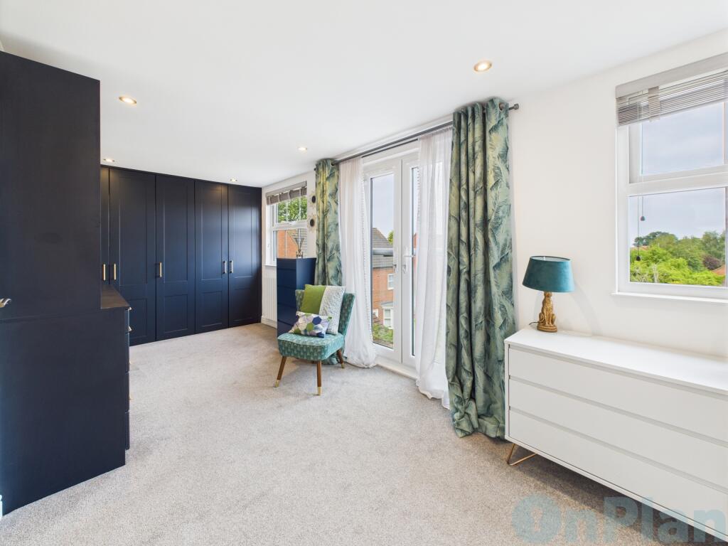 CAM04024G0-PR0029-STILL015