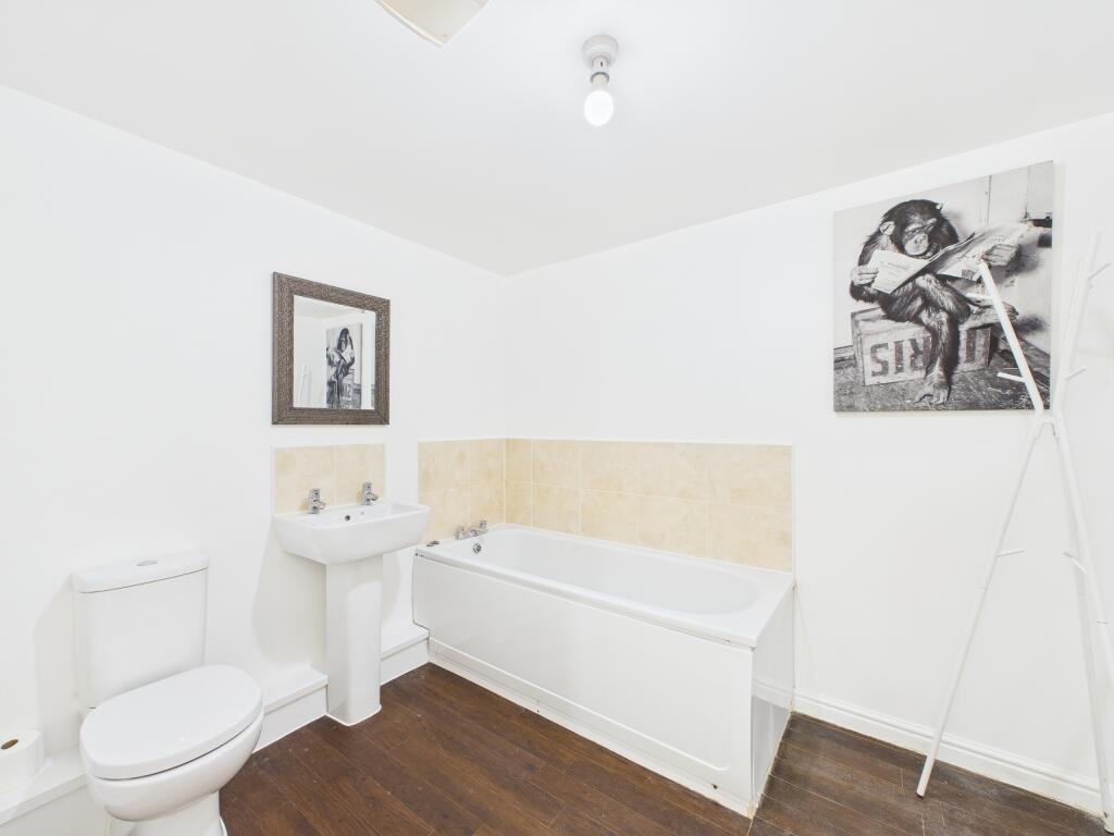 CAM02909G0-PR0377-STILL004