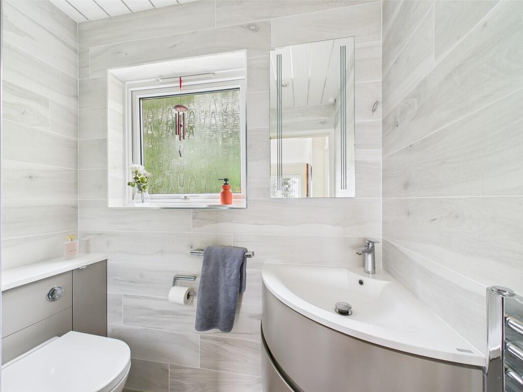 CAM02089G0-PR0483...