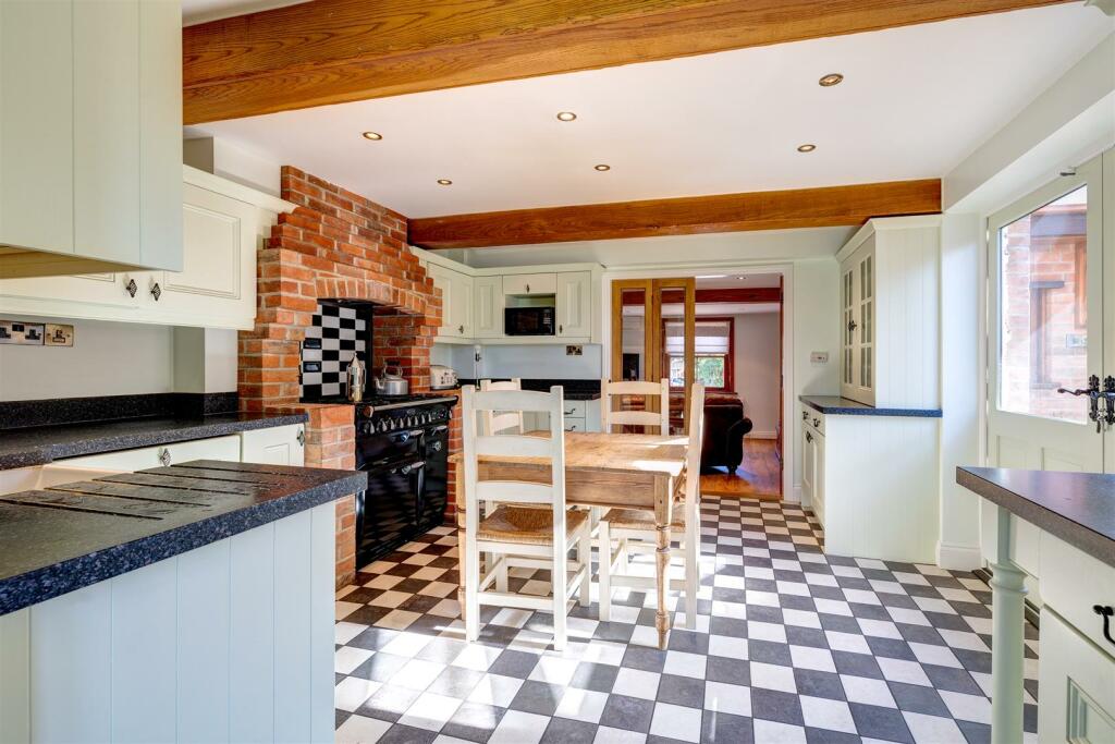 74 Main Street, Thornton